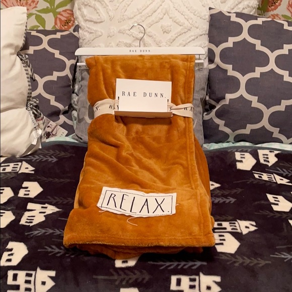 π Rae Dunn RELAX Throw - Picture 1 of 3